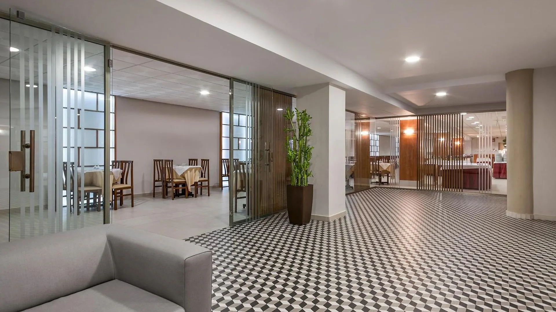 Hotel Best Oasis Park Salou 4*,